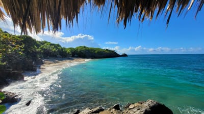 Honduras — Caribbean reefs, Maya ruins & rainforest